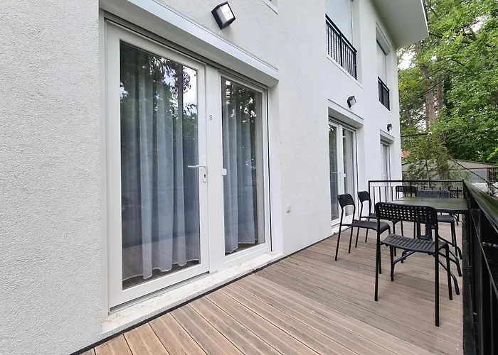 Oet Fenyo Apartmanhaz